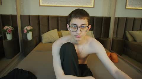 ronbevs online show from May 2026 07:45:01 PM