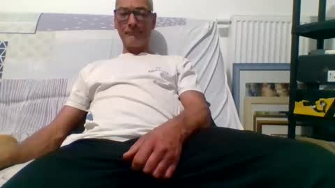 Snapshot of ronbig8inch chatting on October 2025 05:48:02 PM ronbig8inch online show from October 2025 05:48:02 PM