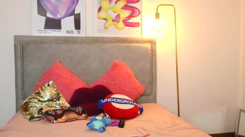 Roni online show from October 2025 02:20:02 AM