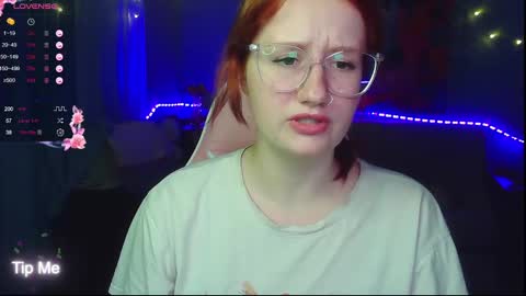 Snapshot of roniya_v chatting on December 2024 03:03:02 PM Spicy lady Kristy online show from December 2024 03:03:02 PM