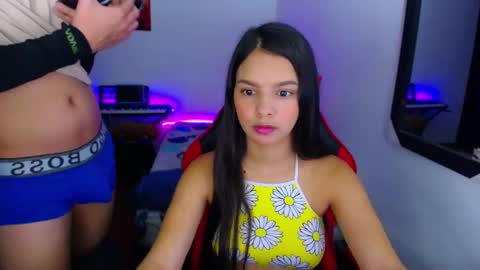  MIA AND PAUL online show from November 2025 04:28:01 PM