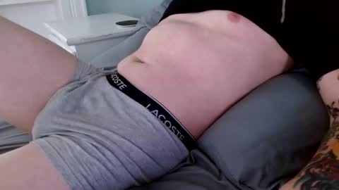 Snapshot of roquehardigan chatting on December 2024 04:39:02 PM Roque Hardigan online show from December 2024 04:39:02 PM