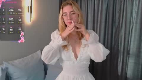 Emma online show from October 2025 08:53:02 PM