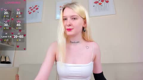 Snapshot of rosa_mariposa_ chatting on March 2025 05:13:01 PM Rosa online show from March 2025 05:13:01 PM