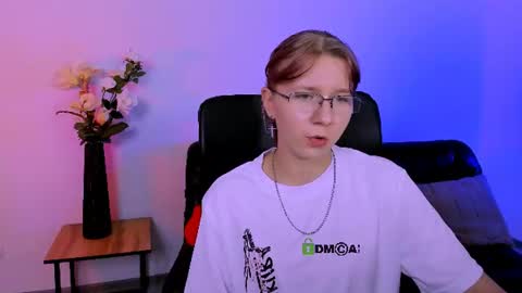 Snapshot of rosa_melt chatting on June 2026 07:02:02 PM rosa_melt online show from June 2026 07:02:02 PM