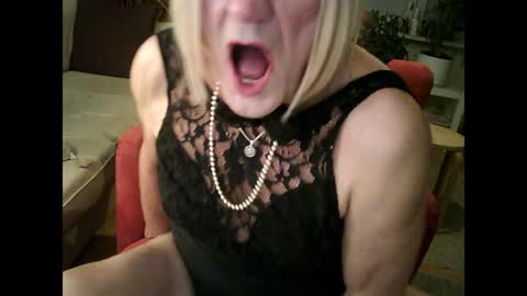 Snapshot of rosa_teevee chatting on February 2025 01:02:01 AM Tina online show from February 2025 01:02:01 AM