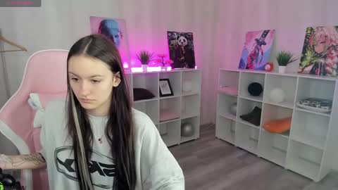 Snapshot of rosa_vaughn chatting on May 2026 12:52:01 AM Viola online show from May 2026 12:52:01 AM