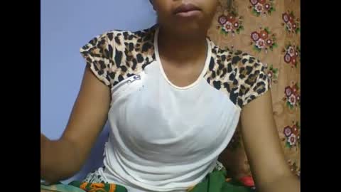 rosah225127 online show from May 2026 04:13:01 PM
