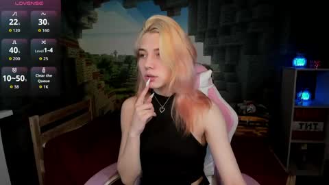 Snapshot of rosahayes chatting on April 2026 09:35:02 AM Call me Rosa online show from April 2026 09:35:02 AM