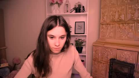 Snapshot of rosalais_ chatting on April 2026 06:31:01 AM Rose online show from April 2026 06:31:01 AM