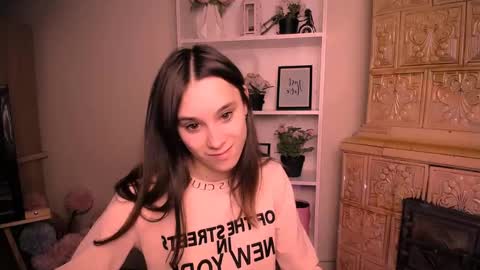 Snapshot of rosalais_ chatting on April 2026 06:27:01 AM Rose online show from April 2026 06:27:01 AM