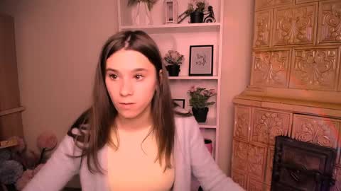 Snapshot of rosalais_ chatting on May 2026 06:52:01 AM Rose online show from May 2026 06:52:01 AM