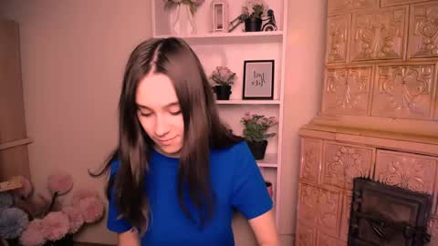 Snapshot of rosalais_ chatting on May 2026 06:18:01 AM Rose online show from May 2026 06:18:01 AM