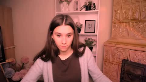 Snapshot of rosalais_ chatting on May 2026 06:21:02 AM Rose online show from May 2026 06:21:02 AM