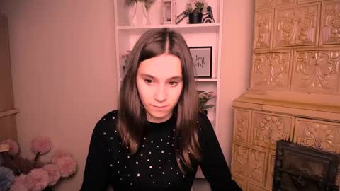 Snapshot of rosalais_ chatting on May 2026 06:31:02 AM Rose online show from May 2026 06:31:02 AM