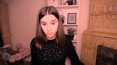 Snapshot of rosalais_ chatting on May 2026 06:30:02 AM Rose online show from May 2026 06:30:02 AM