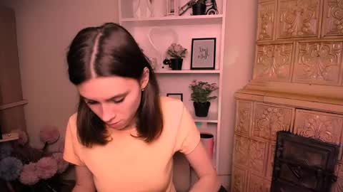 Snapshot of rosalais_ chatting on May 2026 06:31:02 AM Rose online show from May 2026 06:31:02 AM
