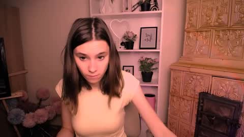 Snapshot of rosalais_ chatting on May 2026 06:20:01 AM Rose online show from May 2026 06:20:01 AM