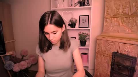 Snapshot of rosalais_ chatting on May 2026 06:10:02 AM Rose online show from May 2026 06:10:02 AM