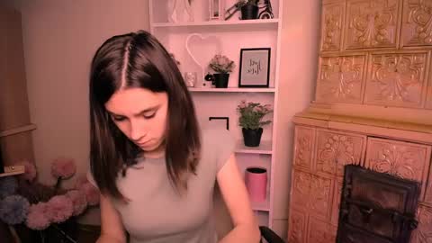 Snapshot of rosalais_ chatting on May 2026 06:21:02 AM Rose online show from May 2026 06:21:02 AM