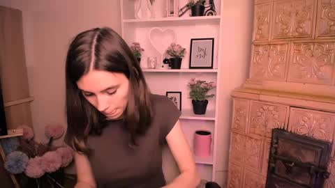 Snapshot of rosalais_ chatting on May 2026 06:11:02 AM Rose online show from May 2026 06:11:02 AM