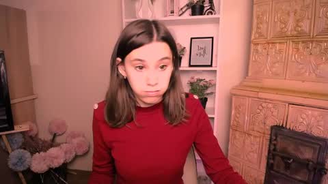 Snapshot of rosalais_ chatting on May 2026 06:10:01 AM Rose online show from May 2026 06:10:01 AM