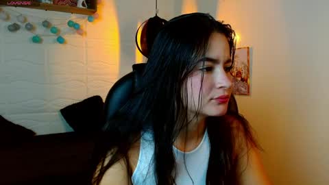 Snapshot of rosaliea chatting on June 2026 04:06:01 AM R O S A L I A online show from June 2026 04:06:01 AM