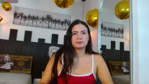 Snapshot of rosaliea chatting on June 2026 04:33:01 AM R O S A L I A online show from June 2026 04:33:01 AM