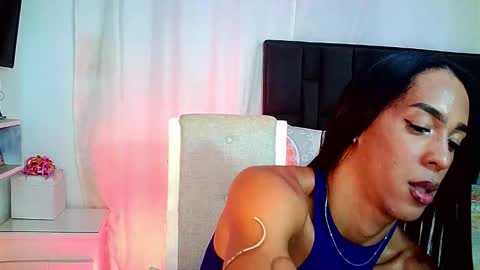 Snapshot of rosalindasexy chatting on January 2026 04:37:02 AM Rosalinda online show from January 2026 04:37:02 AM