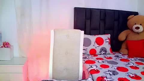 Snapshot of rosalindasexy chatting on February 2026 06:26:01 AM Rosalinda online show from February 2026 06:26:01 AM