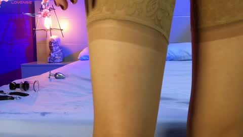 Snapshot of rose_baker_ chatting on January 2025 03:23:01 PM ROSE BAKER online show from January 2025 03:23:01 PM