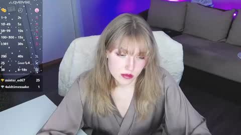 Snapshot of rose_brooks chatting on May 2026 08:32:01 PM Rose but u can call me princess online show from May 2026 08:32:01 PM