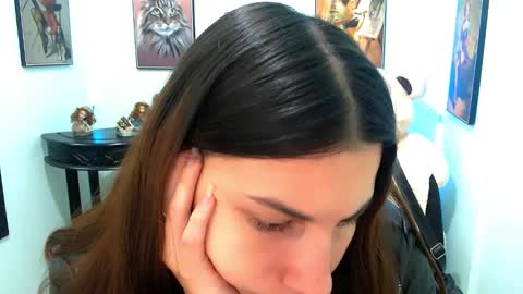 Rose online show from December 2024 05:52:01 PM