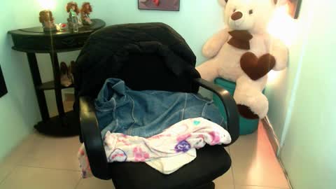 Rose online show from February 2025 07:27:02 PM