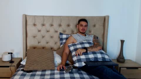 Rose And Dom online show from November 2025 02:00:01 AM