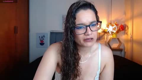 Snapshot of rose_thompson1 chatting on September 2025 01:54:01 PM Rose online show from September 2025 01:54:01 PM