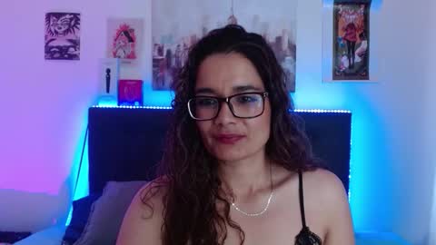 Snapshot of rose_thompson1 chatting on November 2025 02:53:02 PM Rose online show from November 2025 02:53:02 PM