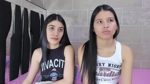Snapshot of roseandmiah chatting on December 2024 05:51:01 AM Rose y Miah online show from December 2024 05:51:01 AM