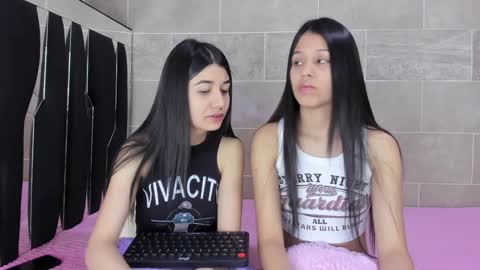Snapshot of roseandmiah chatting on January 2025 07:55:02 AM Rose y Miah online show from January 2025 07:55:02 AM