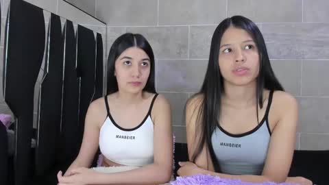 Snapshot of roseandmiah chatting on February 2025 09:35:01 AM Rose y Miah online show from February 2025 09:35:01 AM