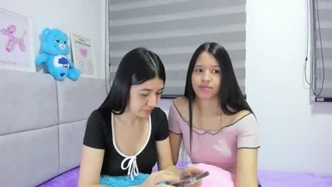 Snapshot of roseandmiah chatting on September 2025 05:42:01 AM Rose y Miah online show from September 2025 05:42:01 AM