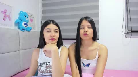 Snapshot of roseandmiah chatting on October 2025 06:16:02 AM Rose y Miah online show from October 2025 06:16:02 AM