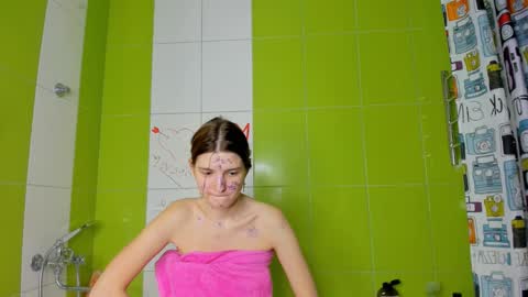 Snapshot of roseblanche2k chatting on March 2025 08:31:02 PM Florin online show from March 2025 08:31:02 PM