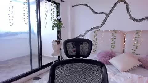 Rose online show from October 2025 02:07:01 PM