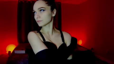 Snapshot of roseredgoddess chatting on December 2024 03:58:01 AM roseredgoddess online show from December 2024 03:58:01 AM