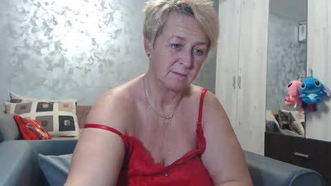 Lovepinklilly online show from October 2025 12:28:02 PM