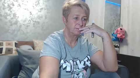 Lovepinklilly online show from February 2026 06:15:01 PM