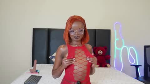 Snapshot of roses_rred chatting on December 2024 07:04:02 PM roses_rred online show from December 2024 07:04:02 PM