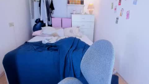 Snapshot of roshelle_xxx chatting on February 2025 04:55:01 PM Roshelle online show from February 2025 04:55:01 PM