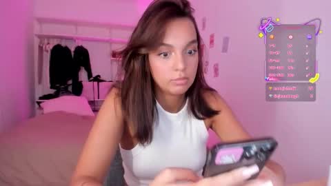 Roshelle online show from October 2025 04:35:02 PM